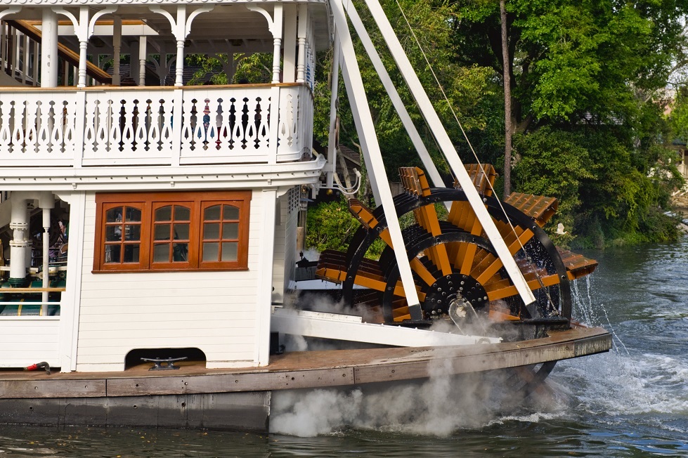 1DisneylandMarkTwain_dreamstime_TomDowd_23percentForNORI