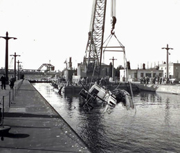 AnneW_BallardLocks_1944