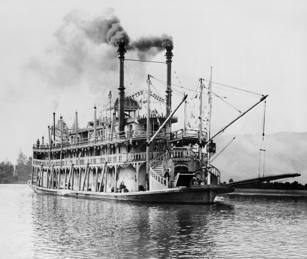 CottonBlossomShowBoat51lowAngleNatchezForNORI
