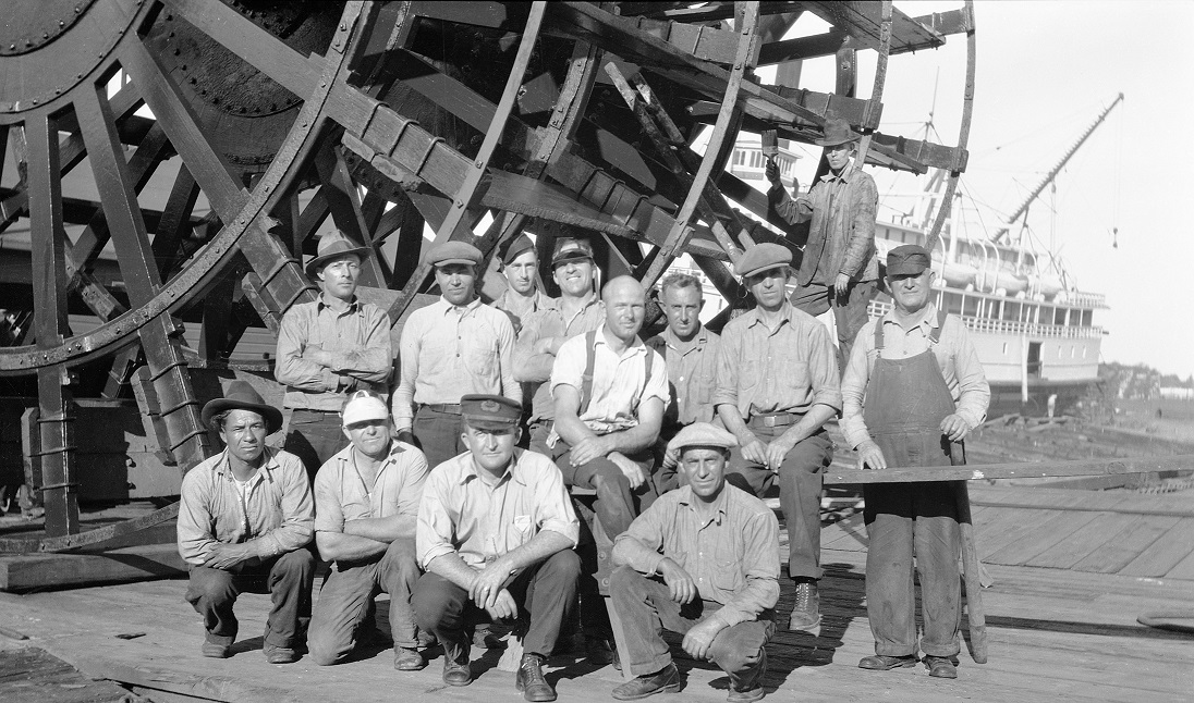 CrewBoatyard_JDPeters_Oct1930_25percentForNORI