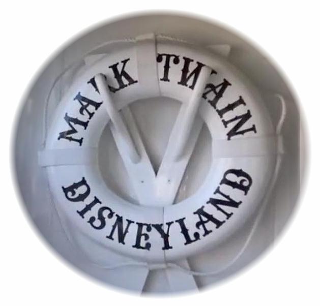 DisneylandMarkTwainLifePreserverCircleVigntette
