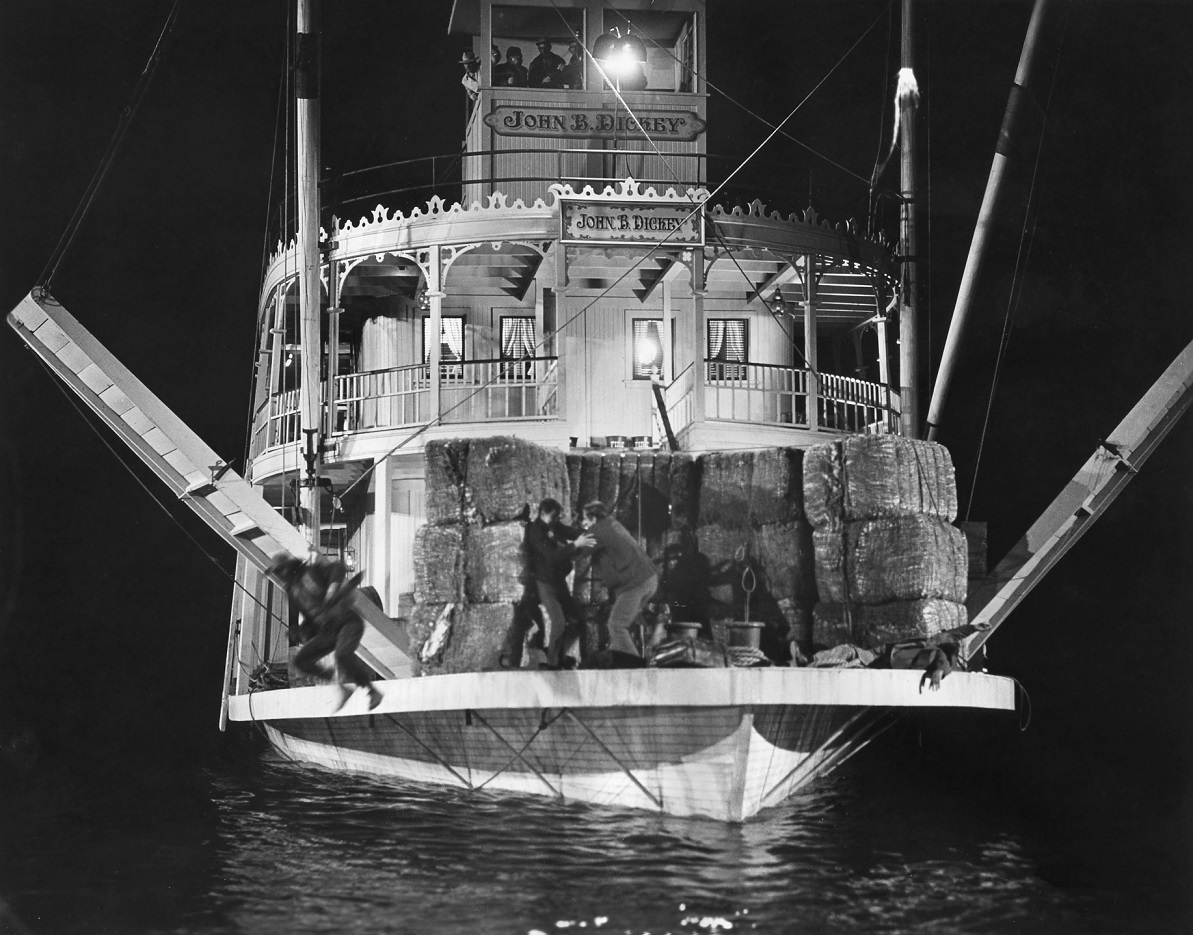 Mississippi Gambler Night Bow Stunt Fight 65 percent