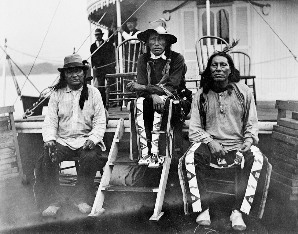 NativeAmericansAboardQUINCYProbablyWildWestShowRidersForNORI