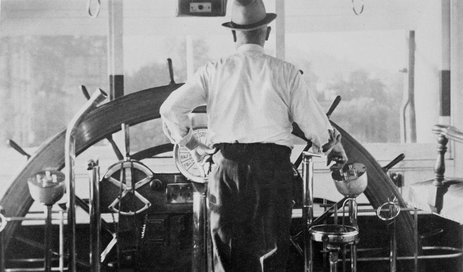 PilotAtWheelTowboatJ.H.Hillman1927-1951forNORI