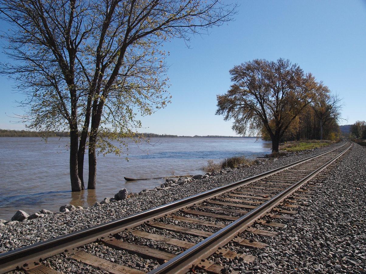 SavertonRiverTracksAtDeansProperty