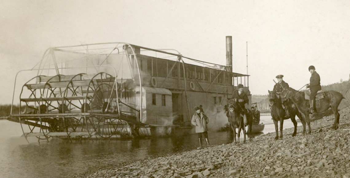 SiberiaSternwheelerCossacksBefore1917Detail