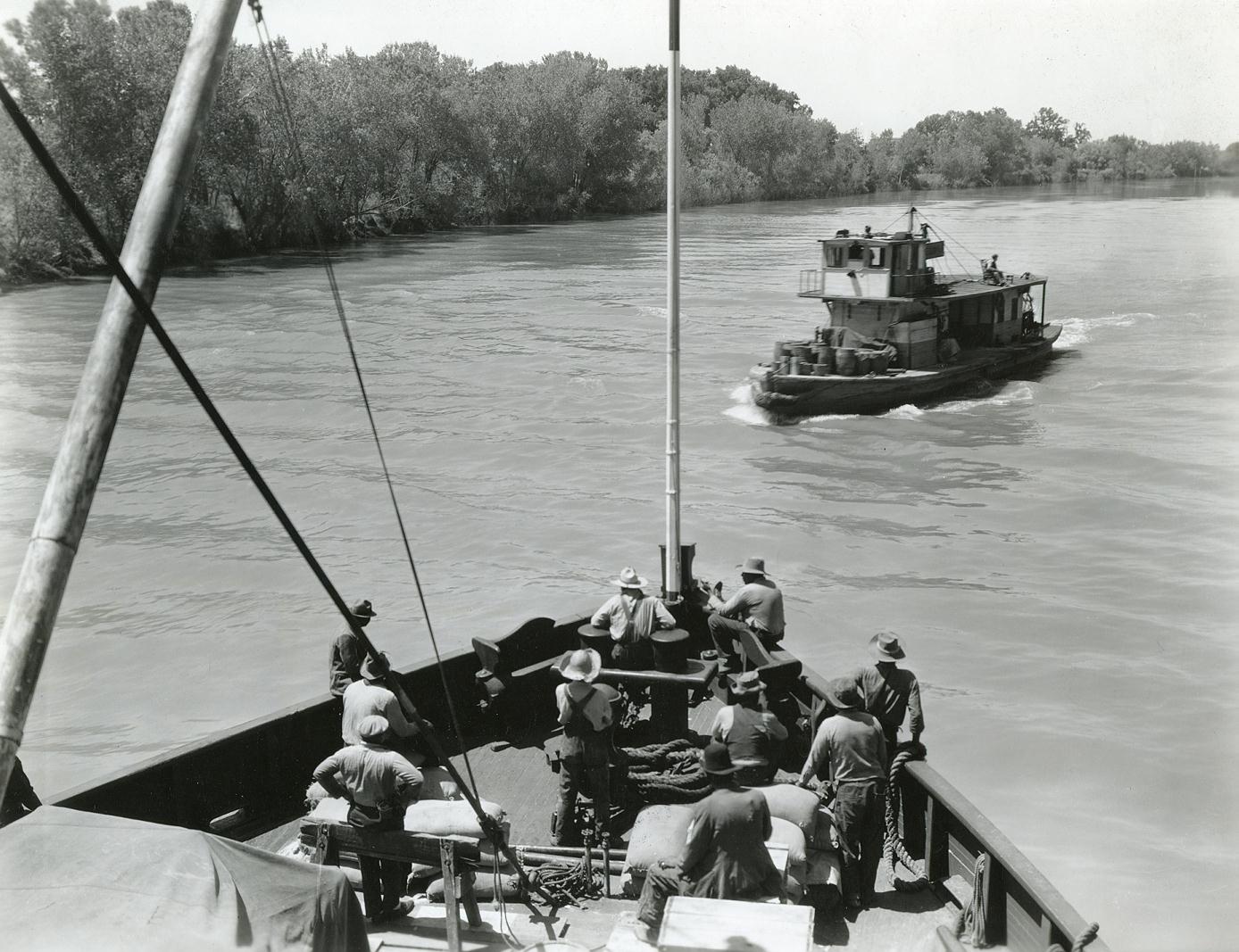 SteamboatRoundBendDeckRiverSmallBoat