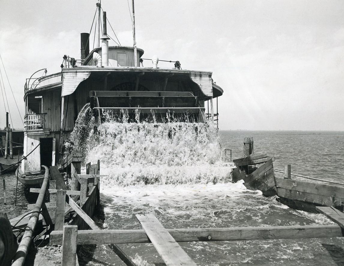 SternwheelerJ.D.PETERSDriesOutFloodedIslandSanJoaquinRiver
