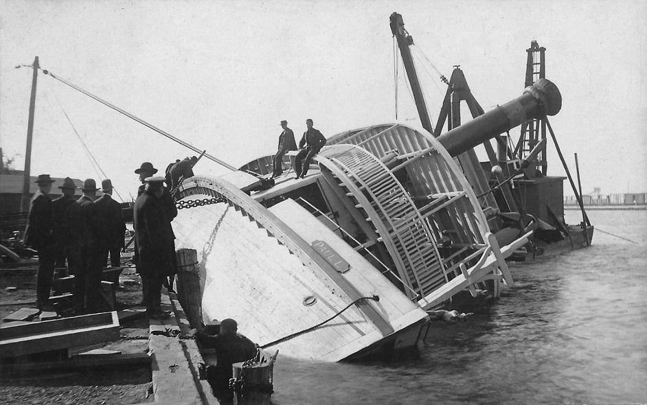 StrPaulLSinkingOshkoshWIS1911ForNORI