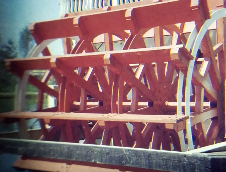 freedomlandsternwheelerback1960